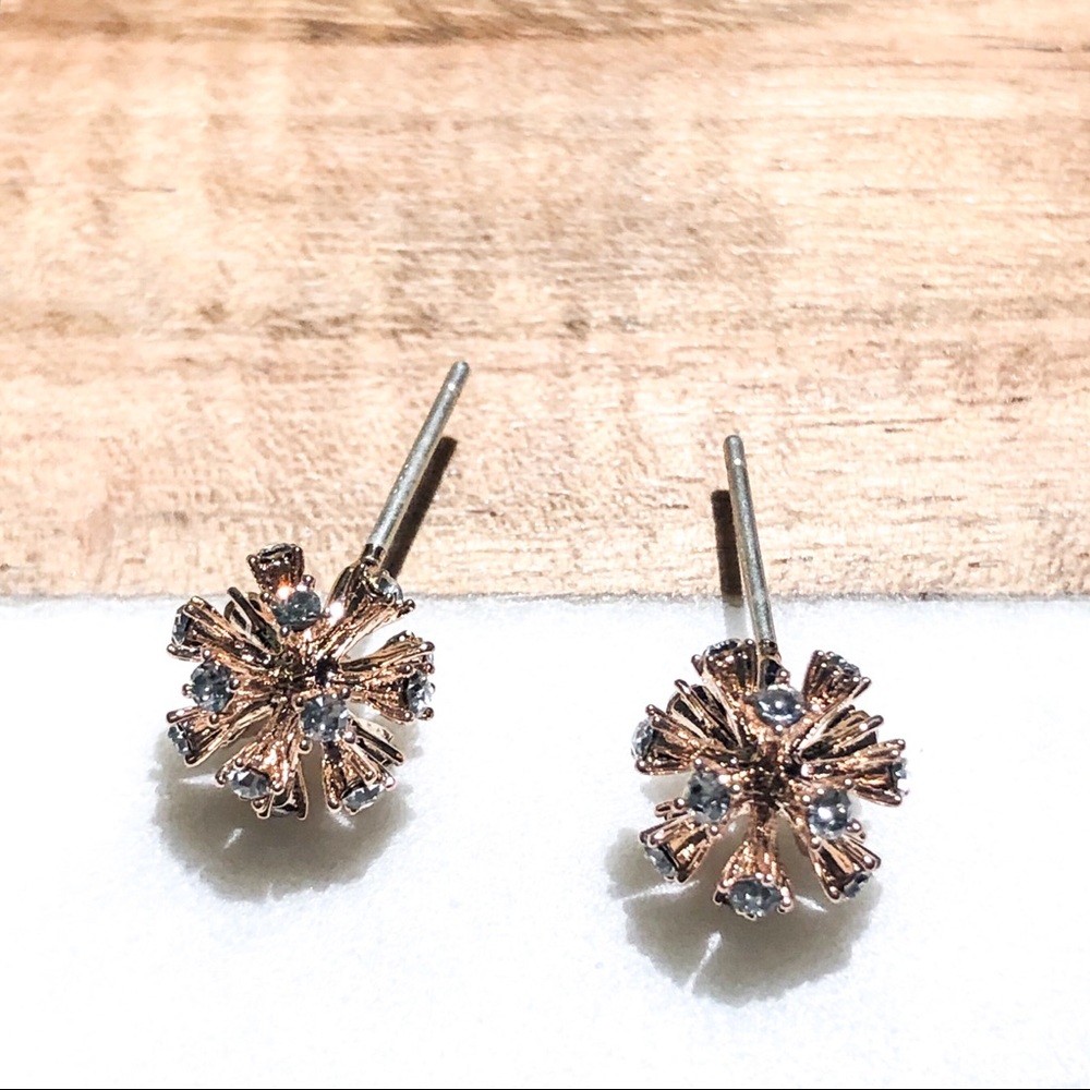 DAINTY Crystal Studs in Rose gold - Picture 2 of 2